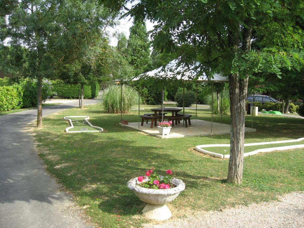 Les Chalets Des Mousquetaires Mirepoix (Gers) Exterior foto